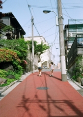 東京のこども　夏の坂