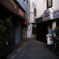 東京二眼旅行　路地 （ 三軒茶屋 iv ）