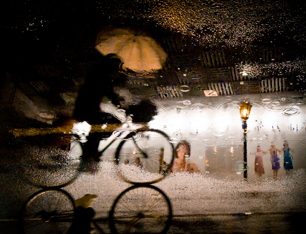 雨の千日前通