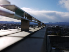 山の向こうまで