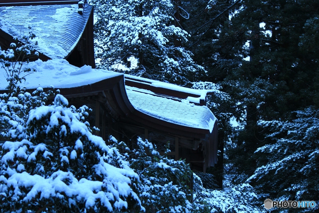 雪の境内