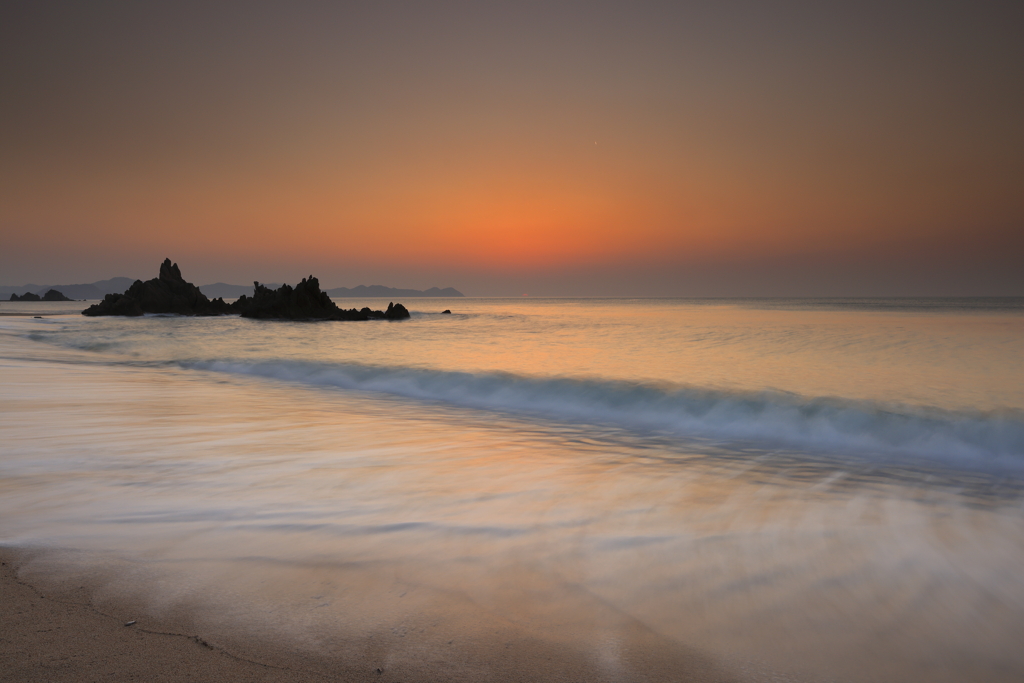 夕日に染まる水晶浜