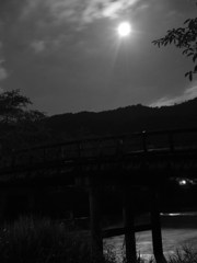 月下之橋
