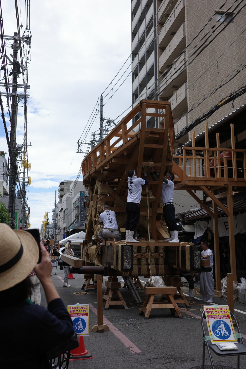 祭は続く