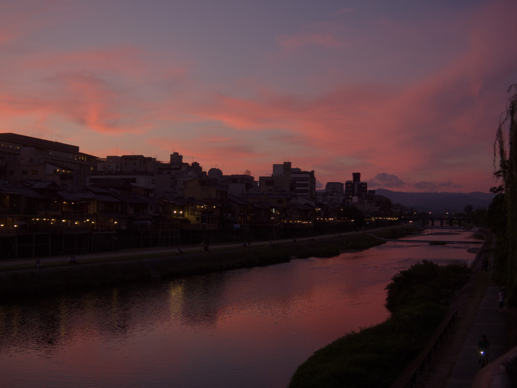 鴨川夕照