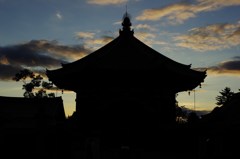 南円堂に日は落ちて