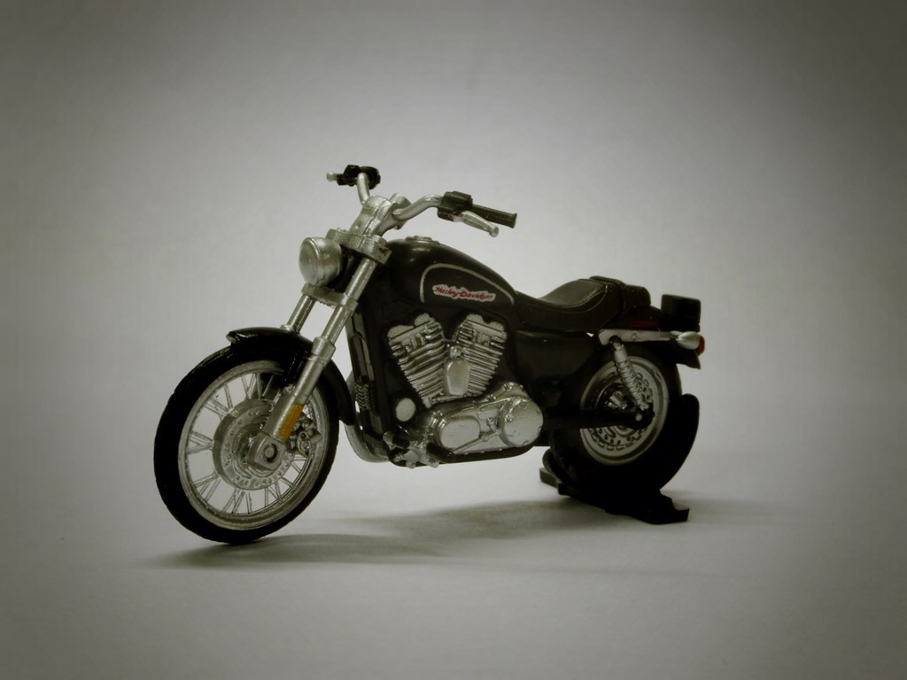HARLEY-DAVIDSON