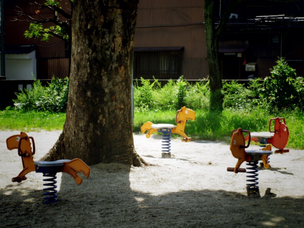 round a tree