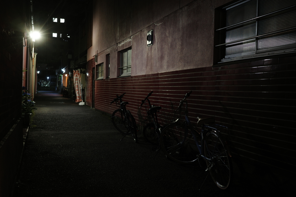 夜歩く