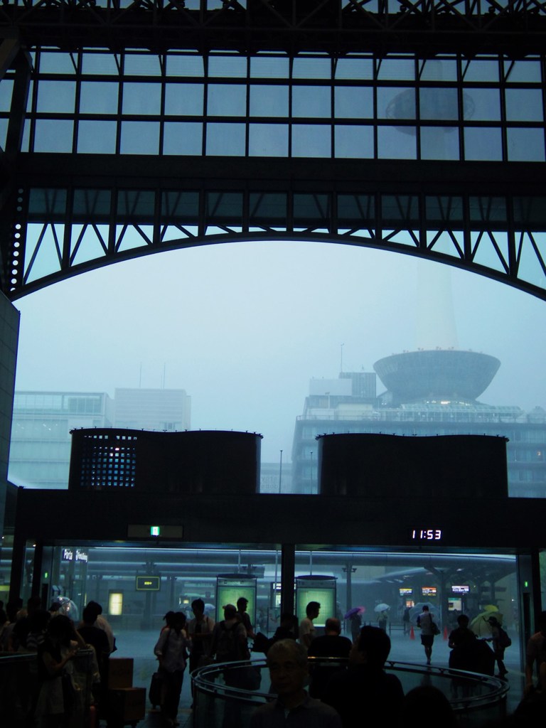 驟雨～towerのある風景