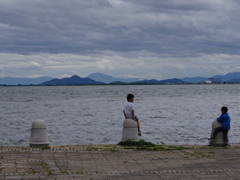 不穏