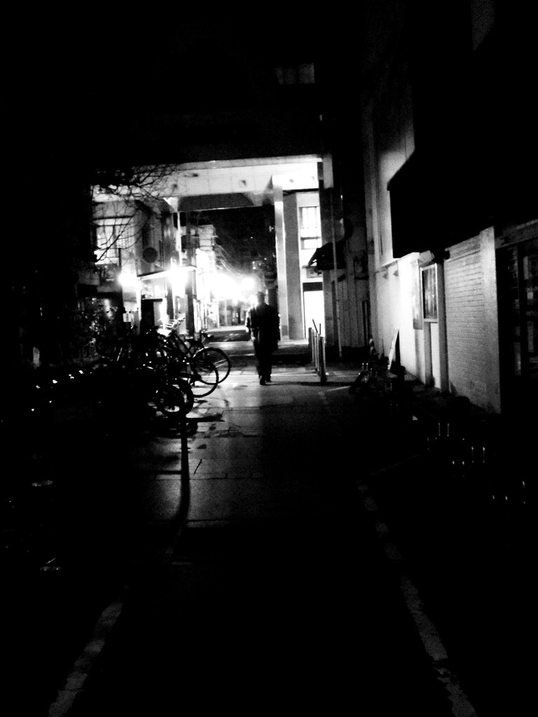 夜を歩く