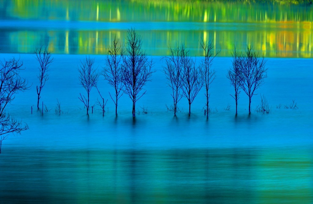 凍てつく闇の境界線　Border of blue