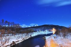 凍える里の夜