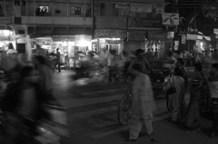 夜の町　モノクロ