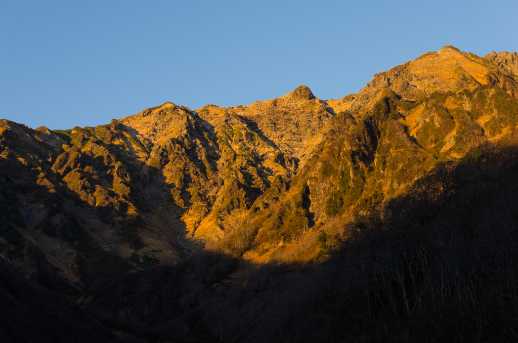 岩稜の朝