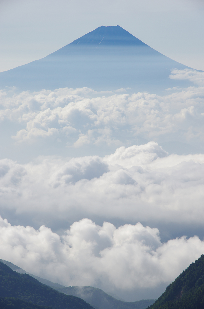 雲に浮かぶ