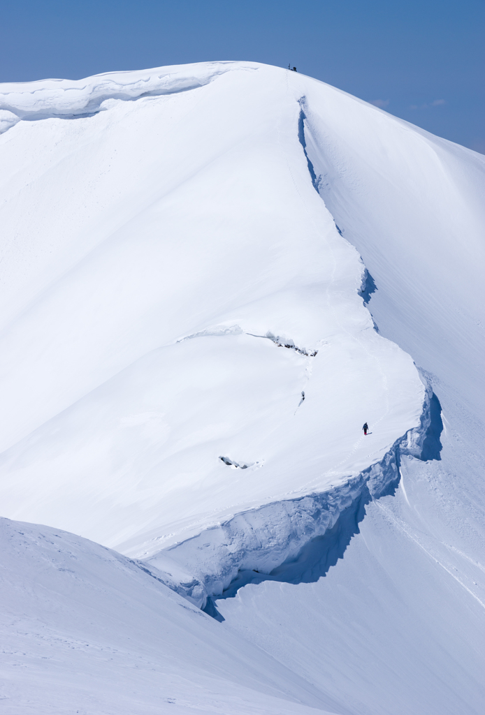 春の雪山