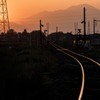 鉄塔に沈む夕陽