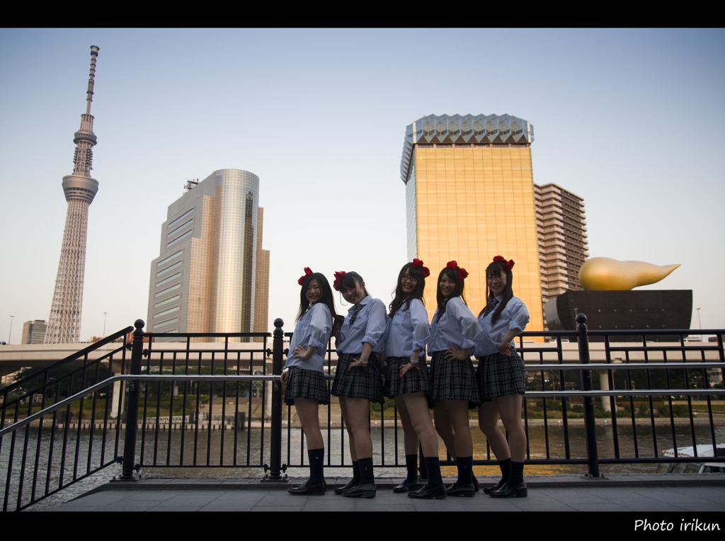 女子高生ギラリ
