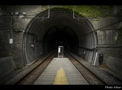 狭いホーム