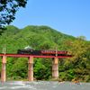 水しぶきを浴びて