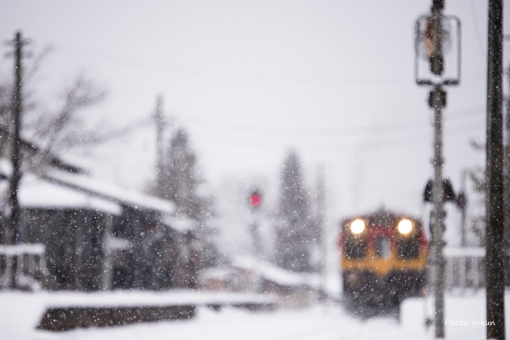 雪舞う足尾駅