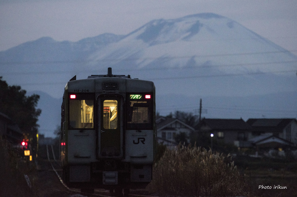 暗闇迫る上州路へ