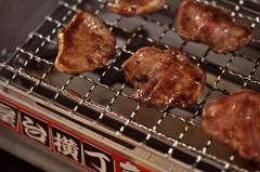 牛タンの網焼き