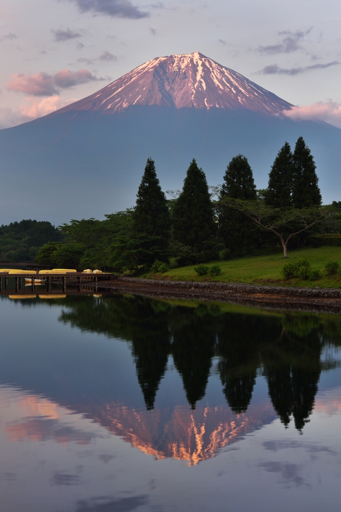 湖畔の富士