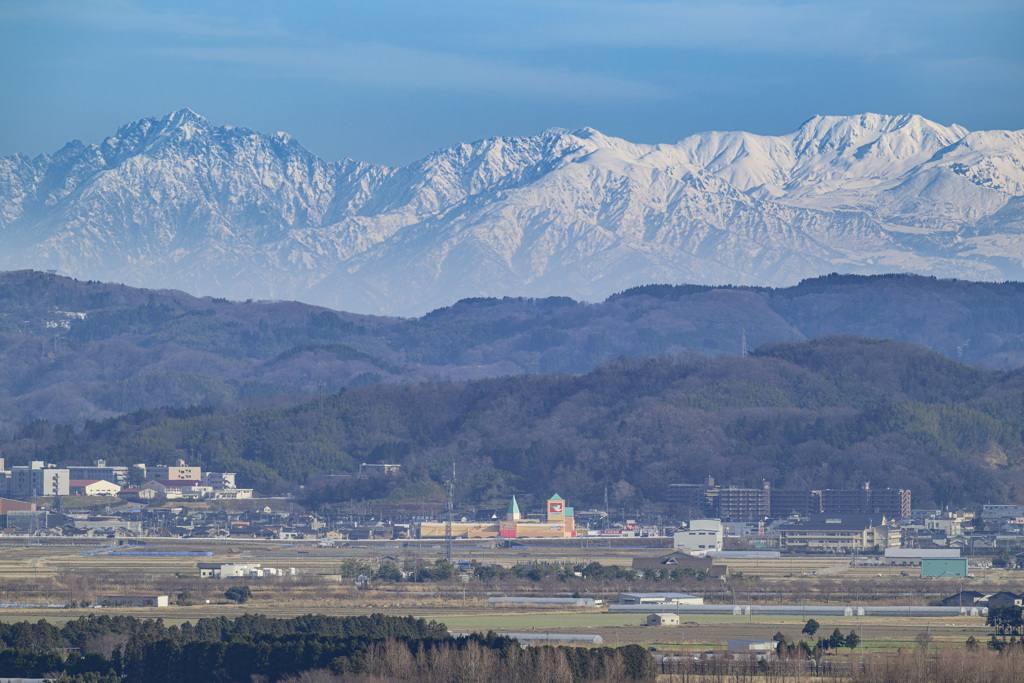 石川県金沢市から望む剱岳