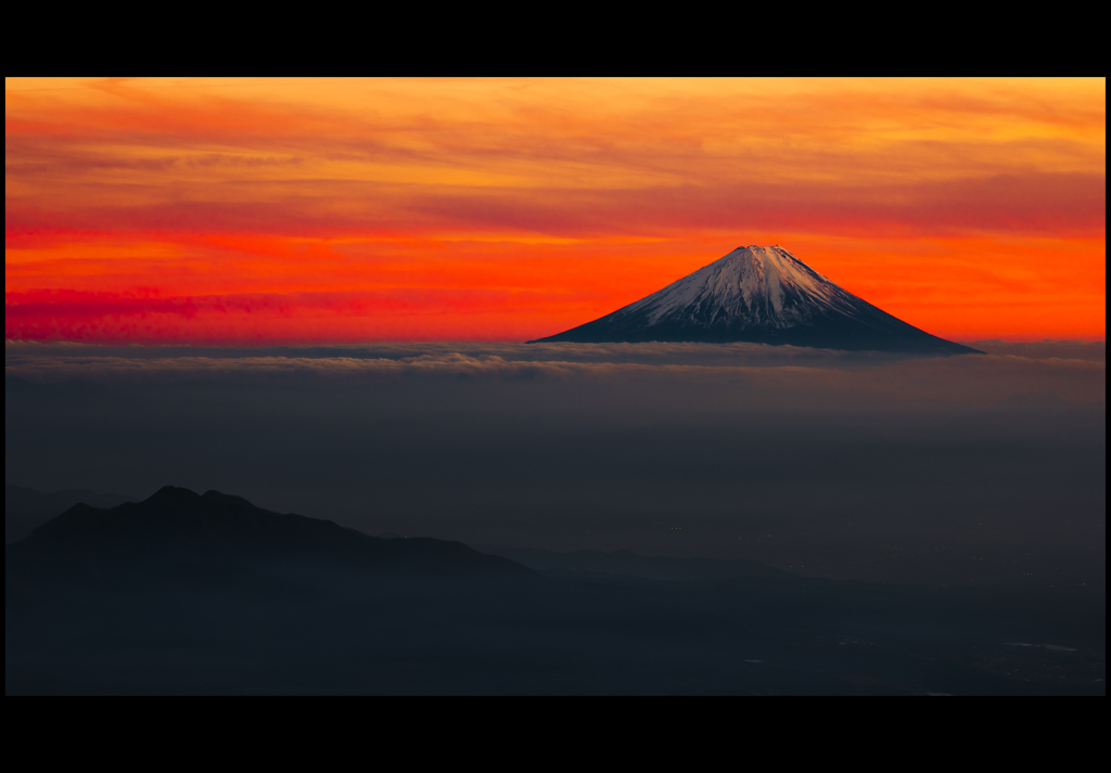 夕暮れの富士山