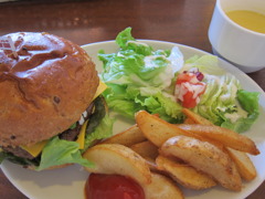 チーズバーガーwithアボカド☆