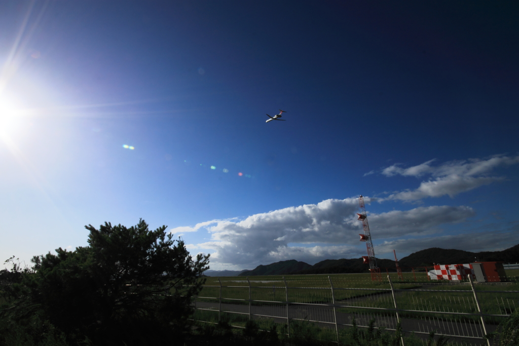 秋晴れの地方空港