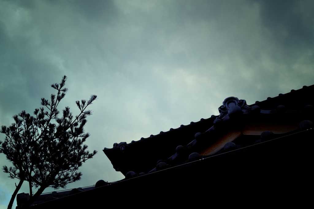 不穏