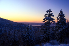 山間からの夕景