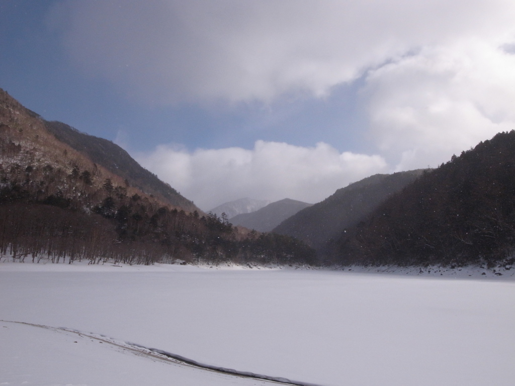 冬の刈込湖