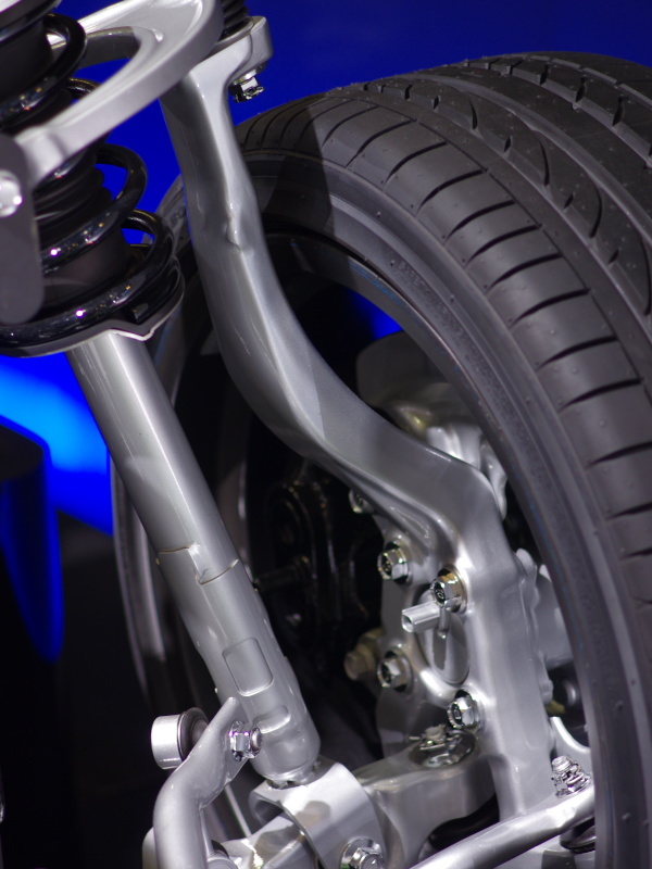 GS-Fのフロントアクスル