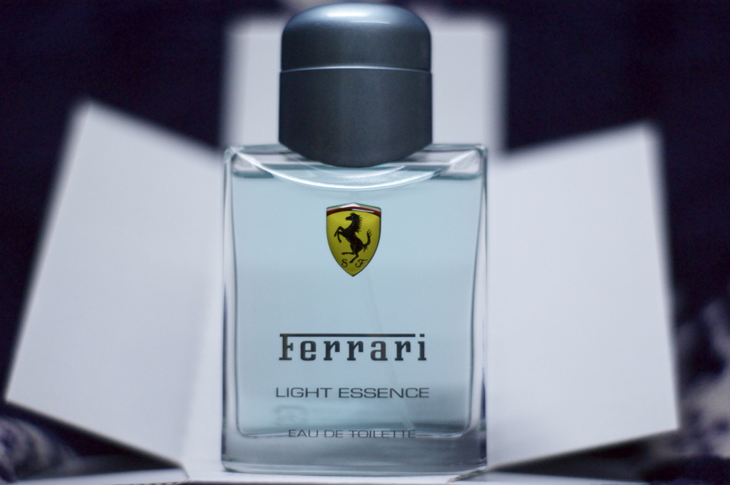 フェラーリ　ライトエッセンス 2
