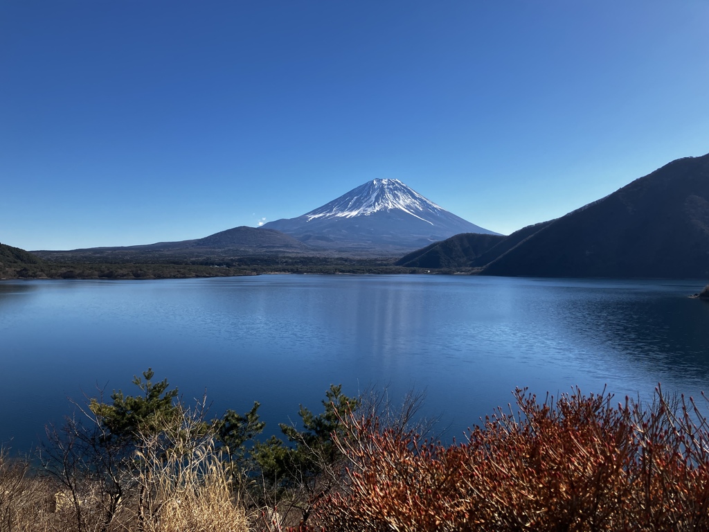 本栖湖からの富士山