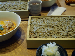 板そばとカツ丼