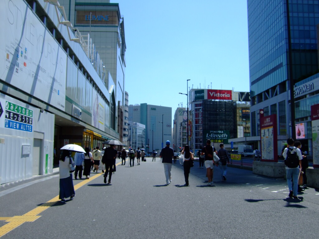 新宿南口甲州街道沿い