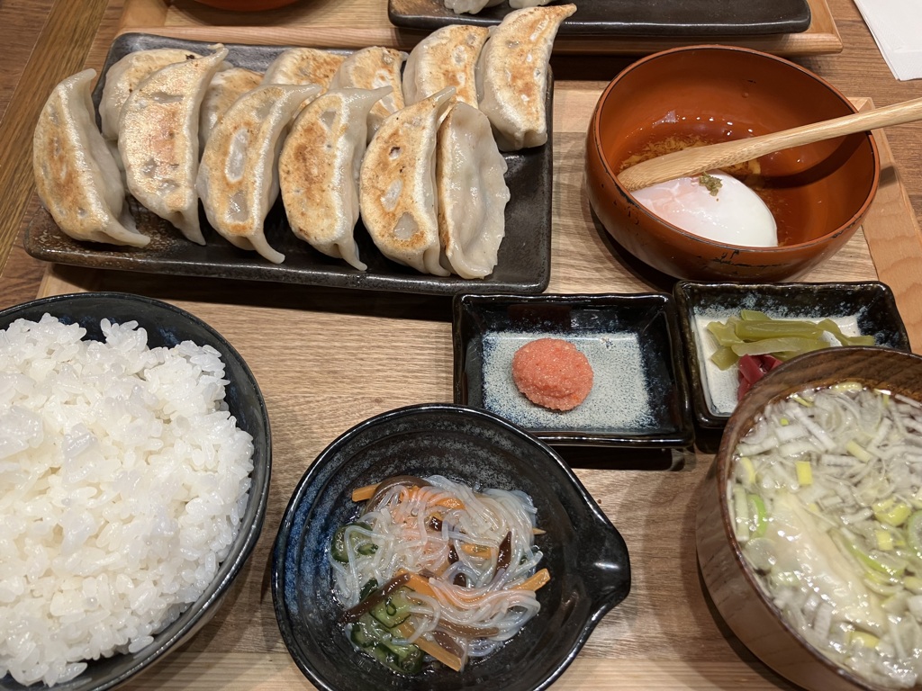 調布ダンダダンのWギョーザ定食