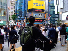 新宿東口交差点