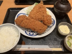 まい泉のロースカツアジホタテフライ定食