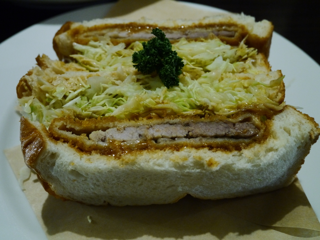 キャベツたっぷりカツサンド