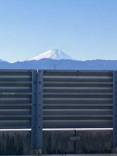 武蔵村山イオンから見る富士山