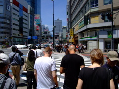 新宿東口交差点