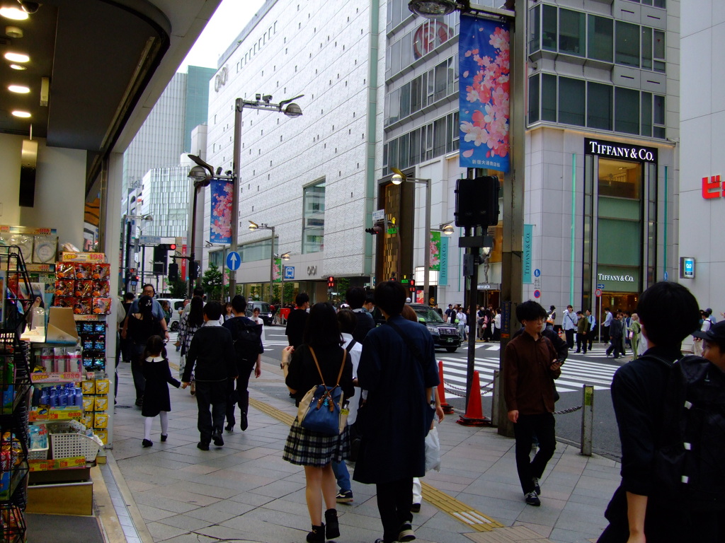 新宿東口