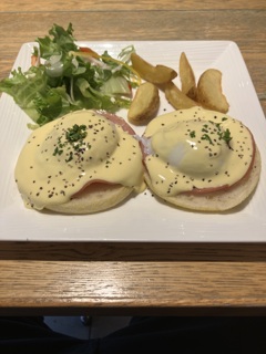 名古屋駅macaroni のベネディクトモーニング
